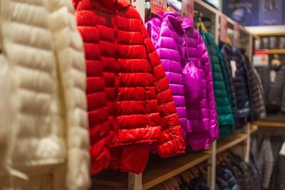 波司登集團 從羽絨服巨頭到零售新標桿的蛻變之路